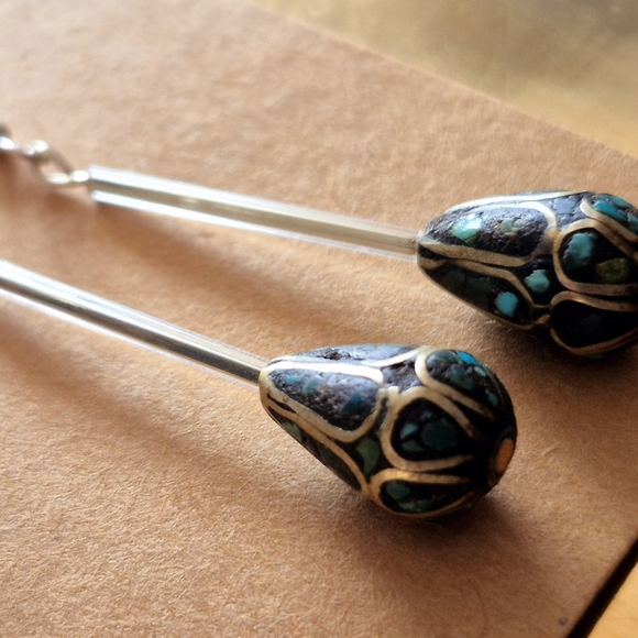 Elegant Silver and Turquoise Earrings - Picture 1 of 8
